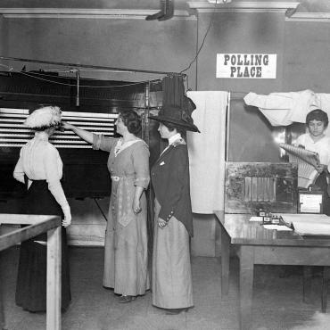 Illinois Women Learn to Use Voting Machine